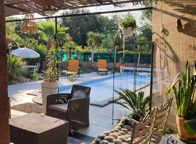Superbe Au Calme Avec Piscine * Монтаньяк